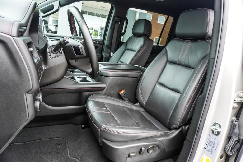 2024 Chevrolet Suburban RST, photo 3