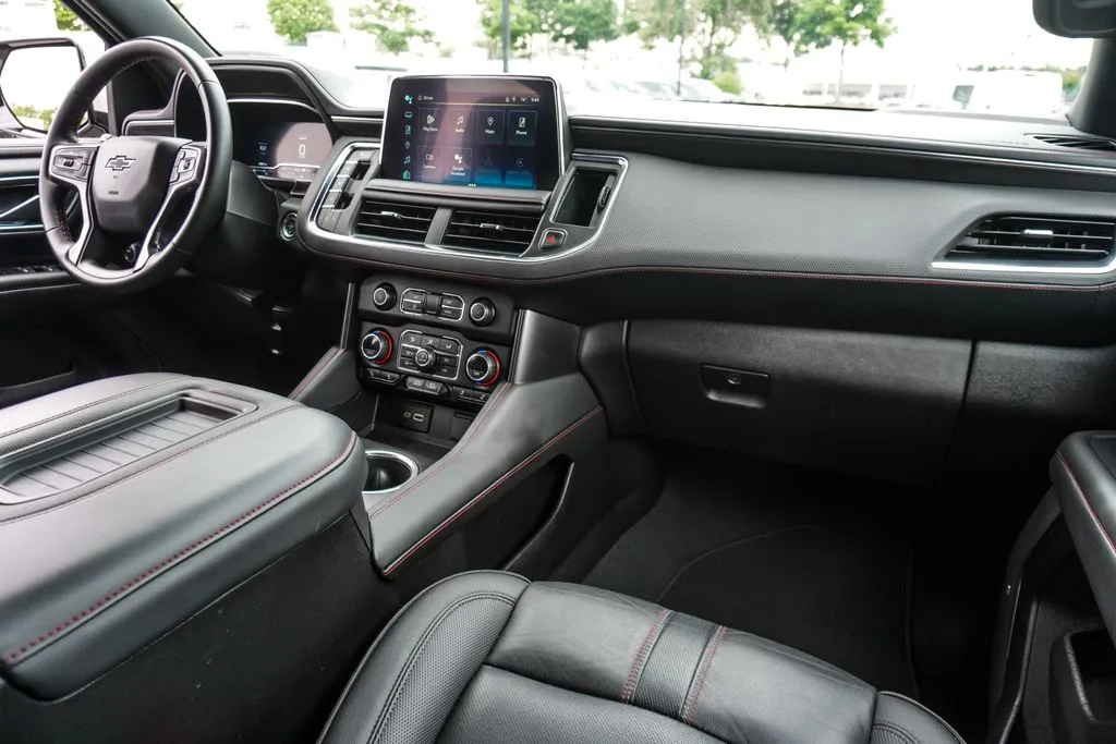 2024 Chevrolet Suburban RST, photo 8
