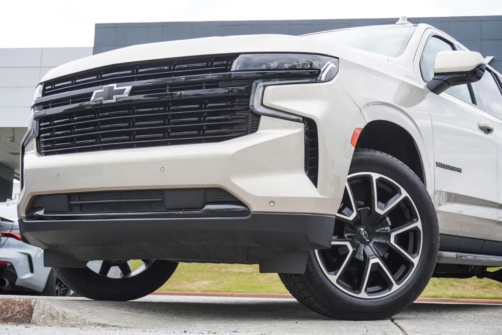 2024 Chevrolet Suburban RST, photo 1