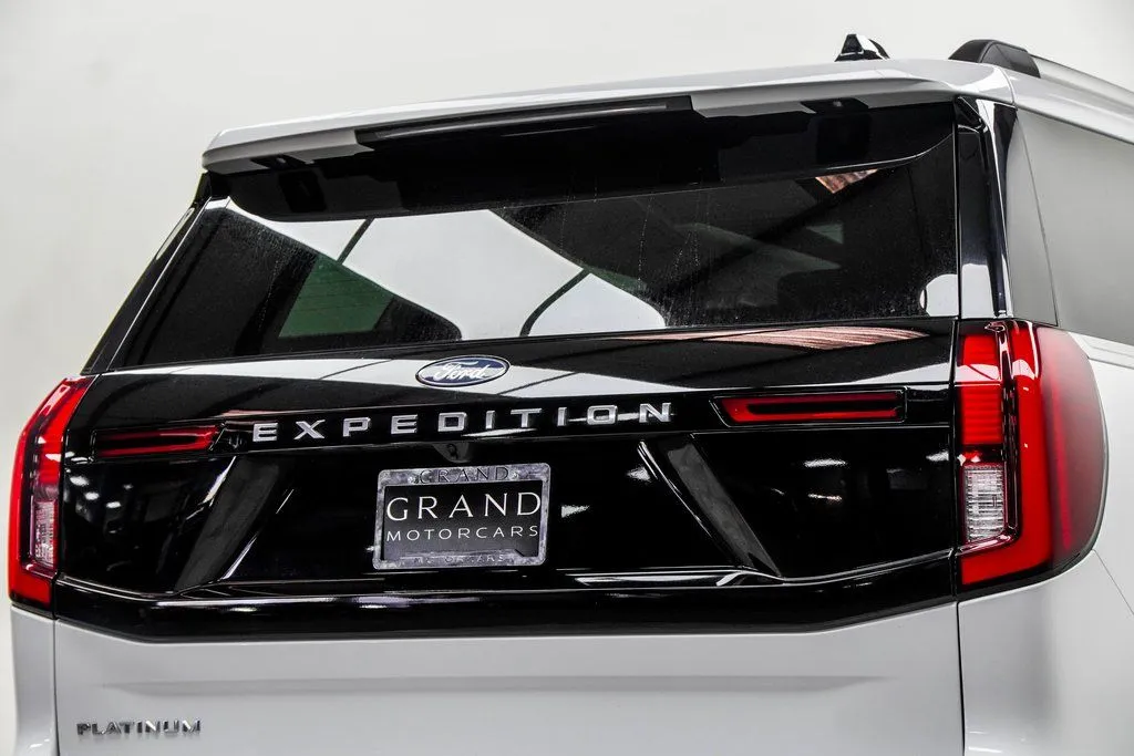 2025 Ford Expedition Platinum, photo 12