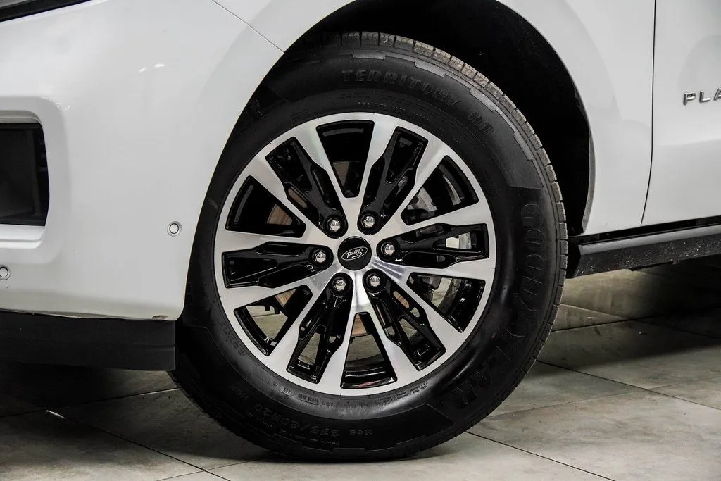 2025 Ford Expedition Platinum, photo 2