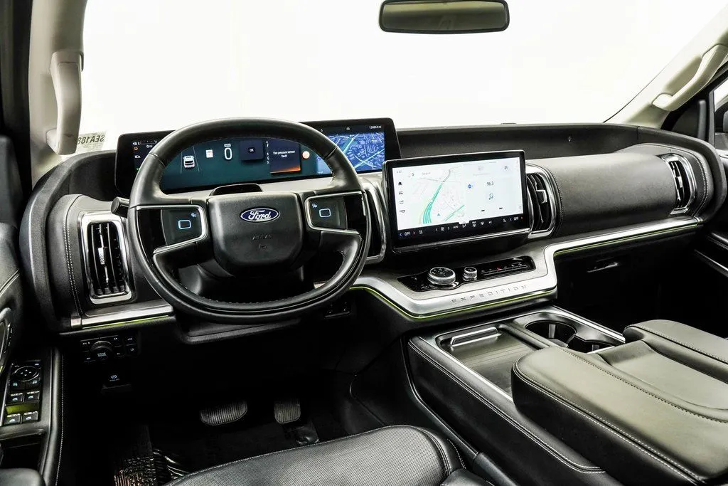 2025 Ford Expedition Platinum, photo 4