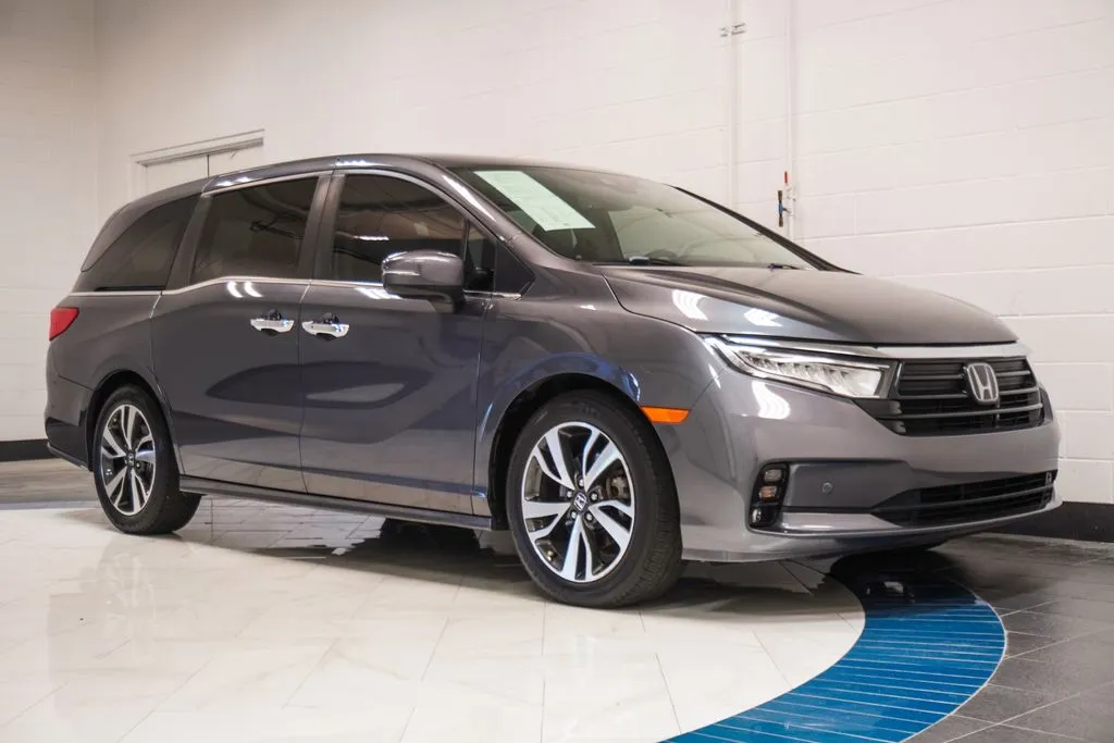 2022 Honda Odyssey Touring, photo 2