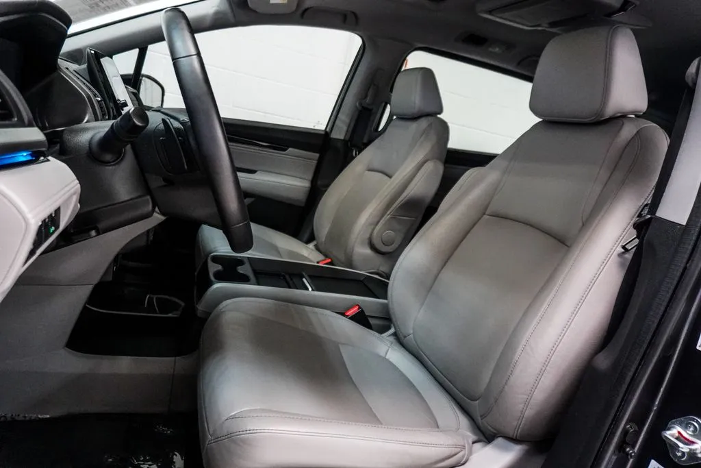 2022 Honda Odyssey Touring, photo 3