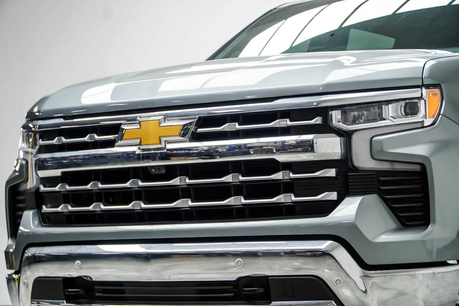 2024 Chevrolet Silverado 1500 LTZ, photo 1