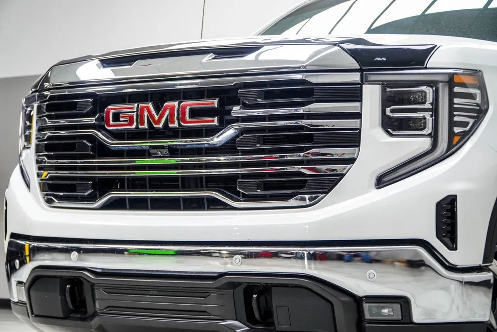 2024 GMC Sierra 1500 SLT, photo 1