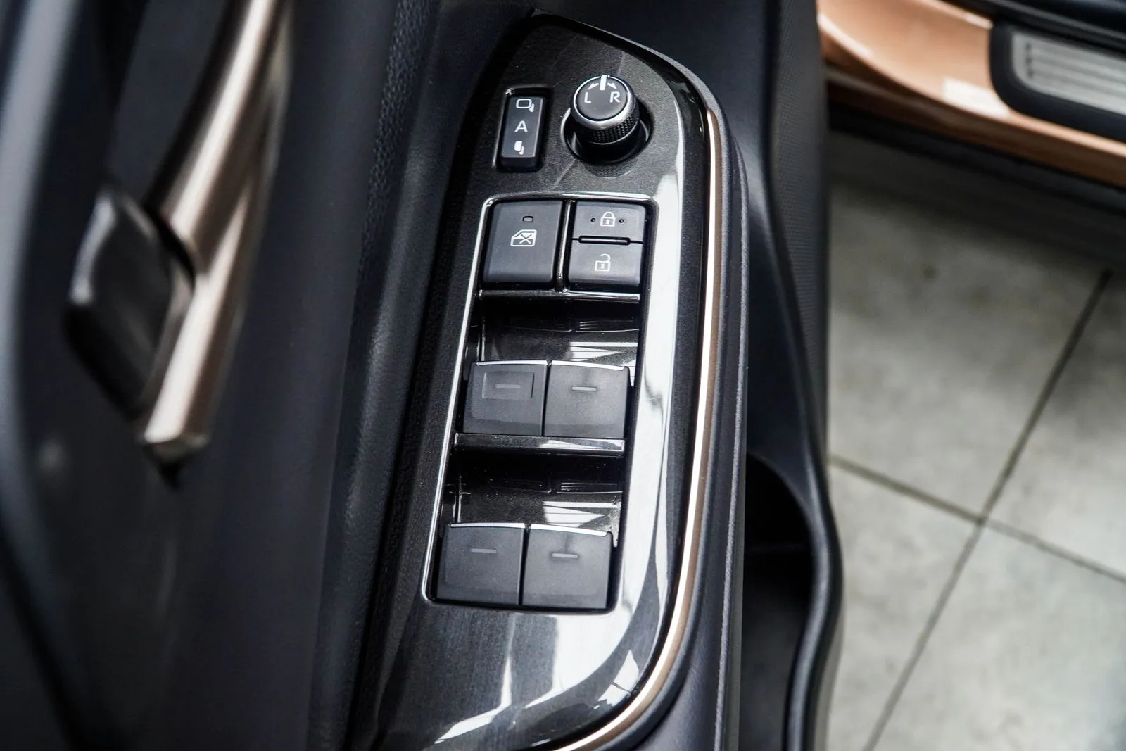2025 Toyota Crown Signia Limited, photo 32