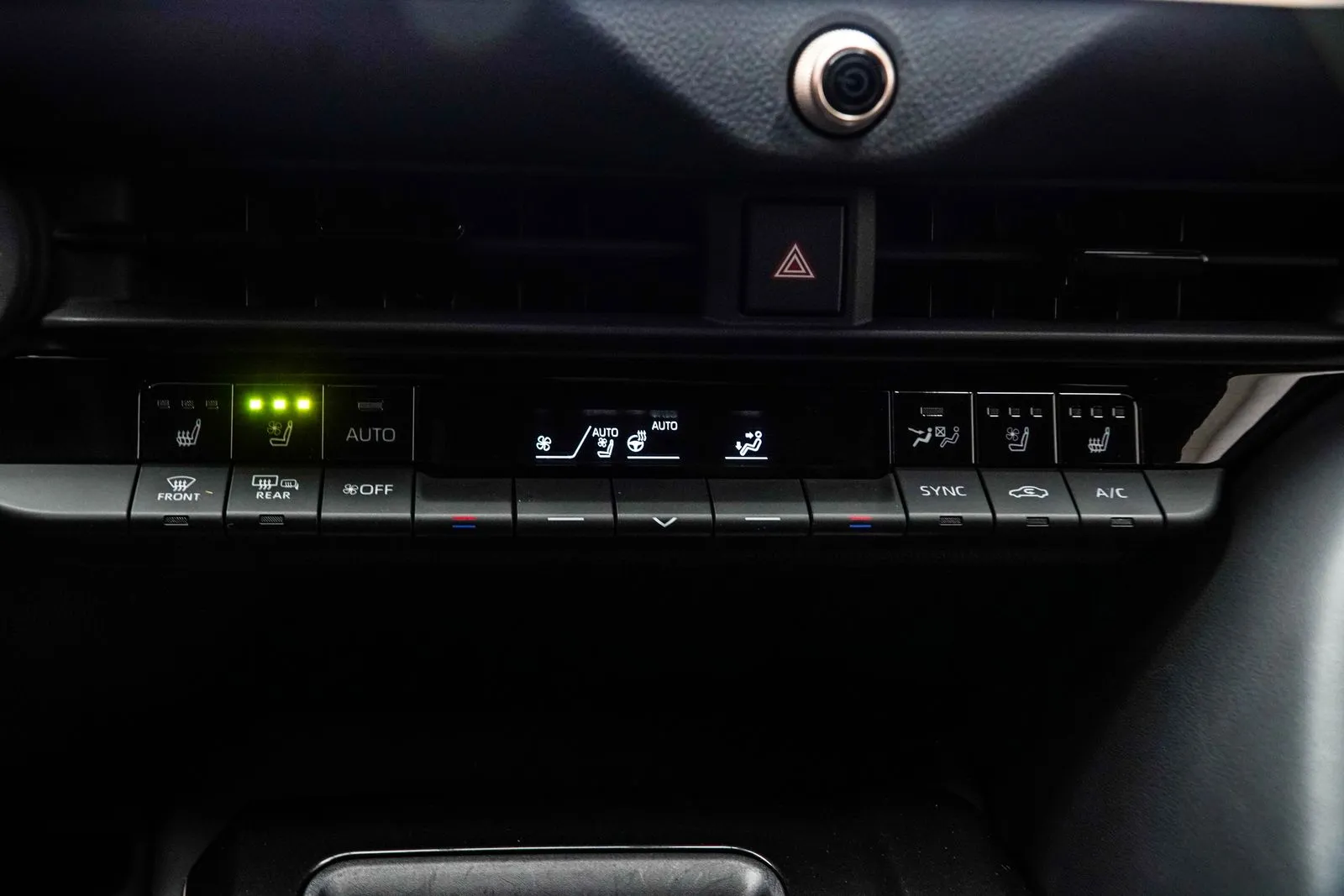 2025 Toyota Crown Signia Limited, photo 22