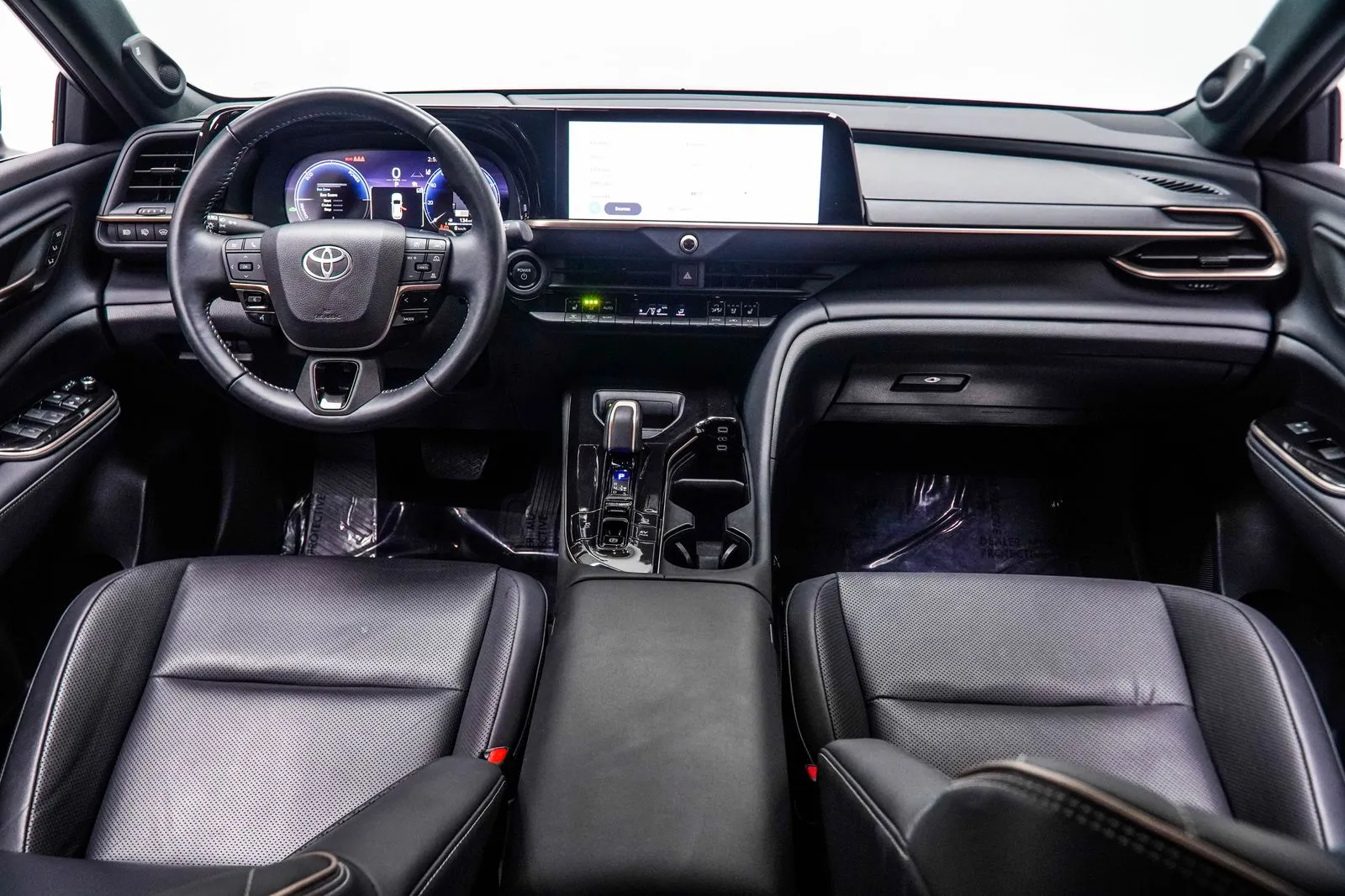2025 Toyota Crown Signia Limited, photo 3