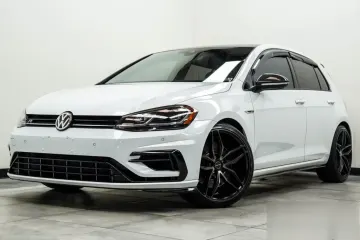 2019 Volkswagen Golf R DCC & Navigation 4Motion