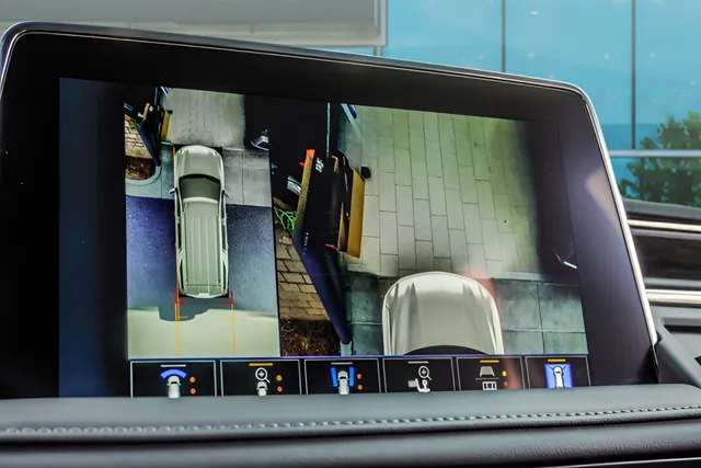 2023 Chevrolet Suburban Z71, photo 32