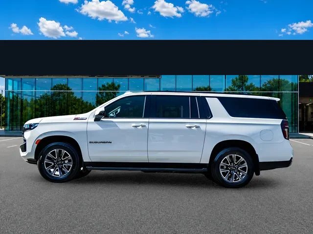 2023 Chevrolet Suburban Z71, photo 3