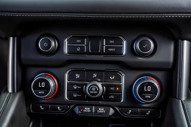 2023 Chevrolet Suburban Z71, photo 16