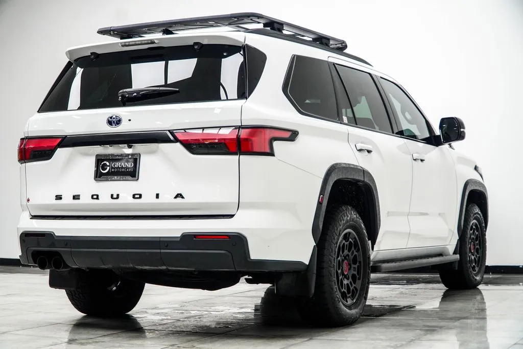 2023 Toyota Sequoia TRD Pro, photo 12