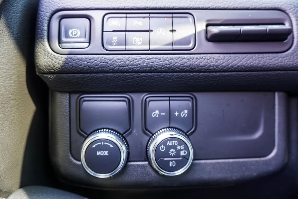 2024 GMC Yukon XL Denali, photo 16