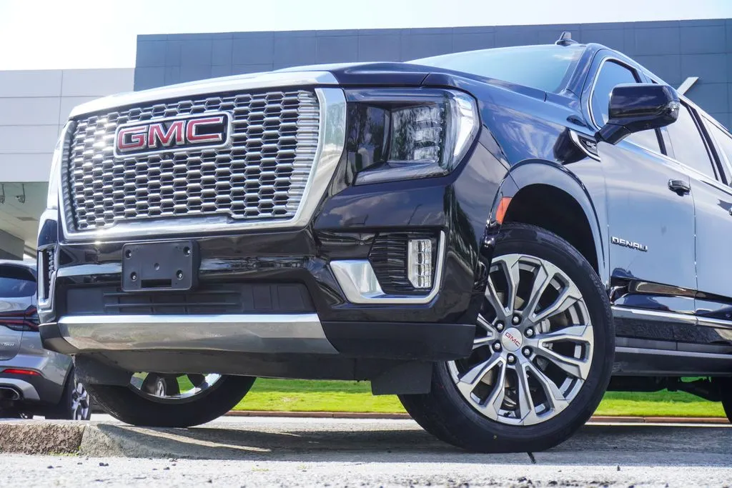 2024 GMC Yukon XL Denali, photo 1