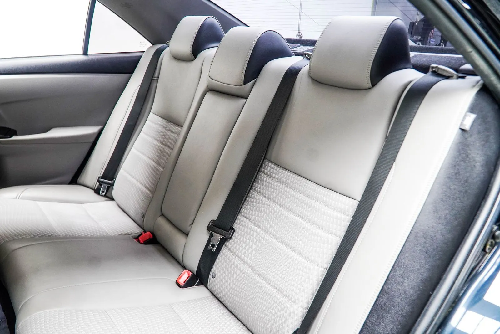 2015 Toyota Camry SE, photo 34