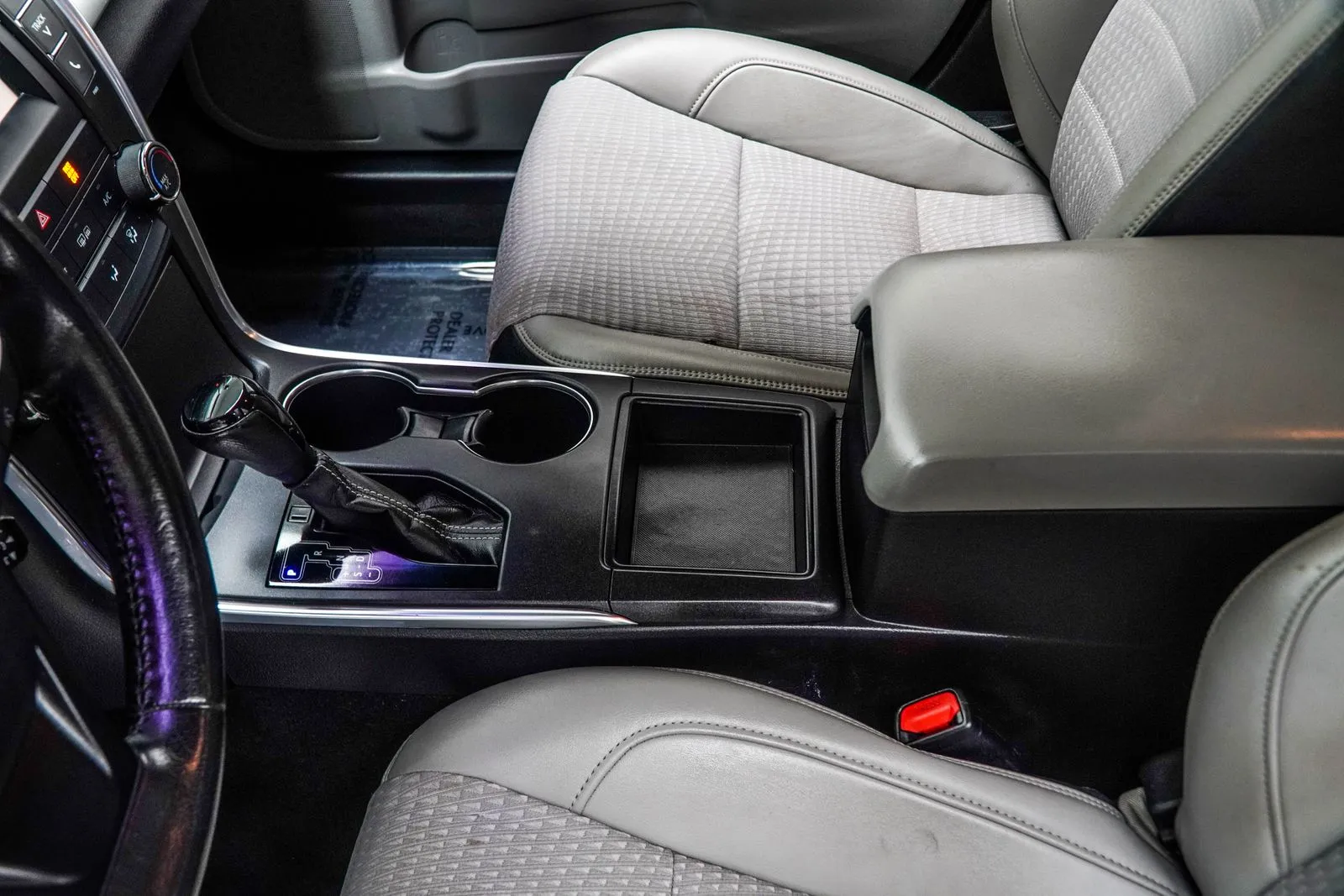 2015 Toyota Camry SE, photo 18