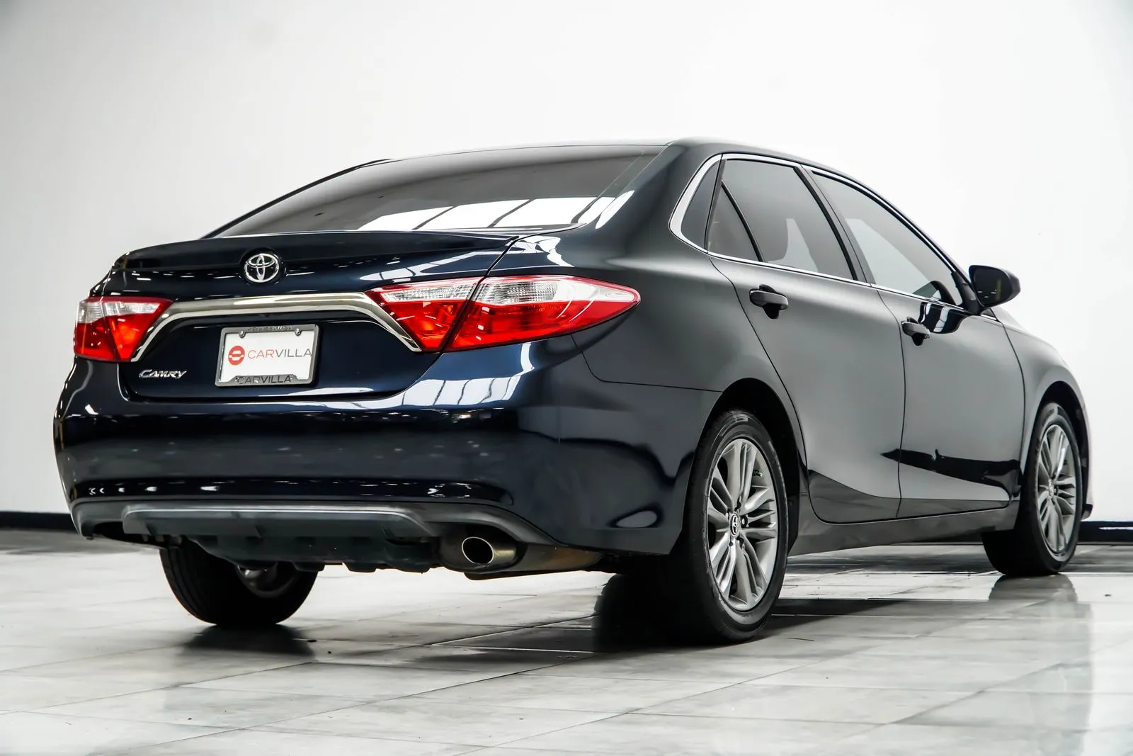 2015 Toyota Camry SE, photo 11