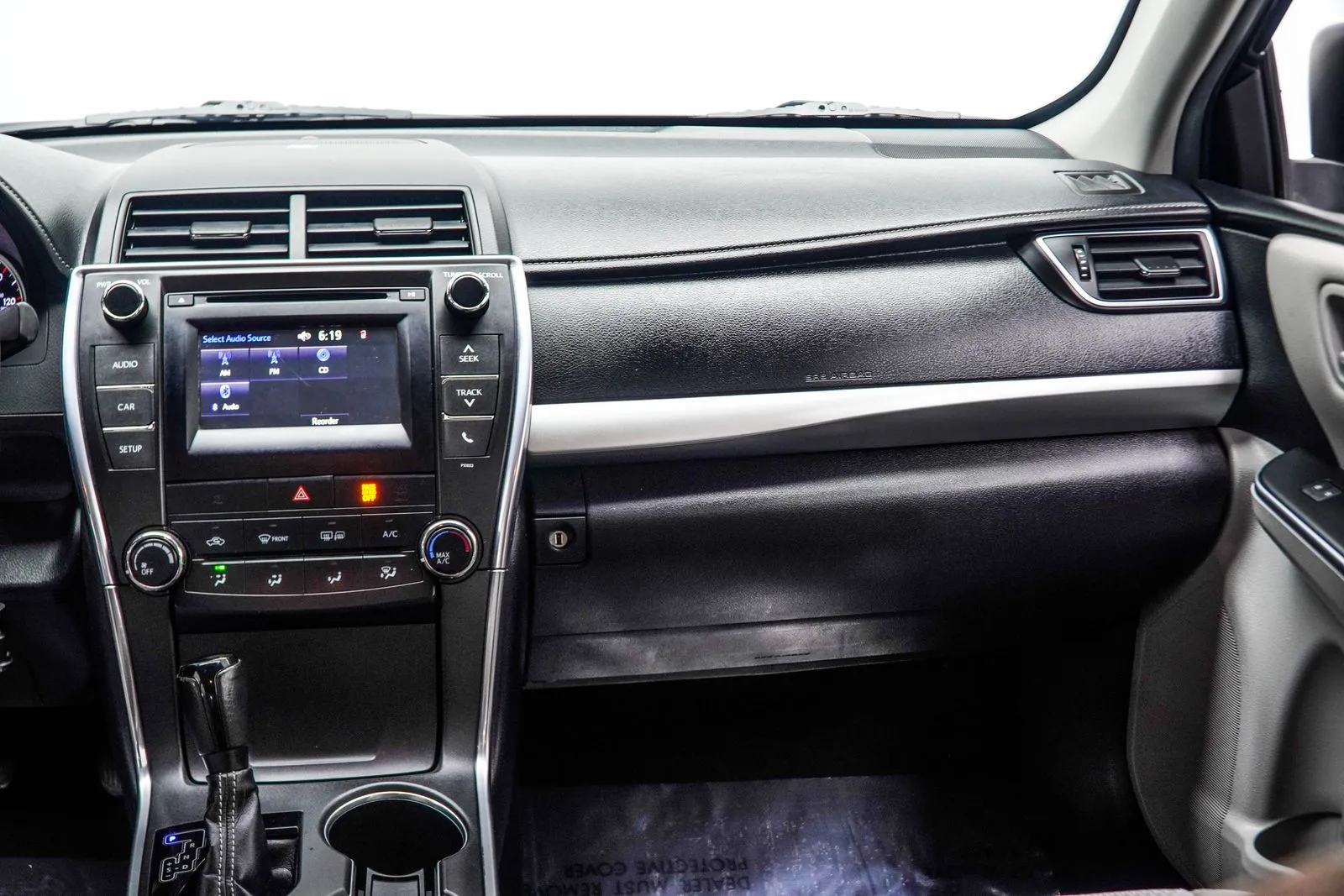 2015 Toyota Camry SE, photo 16