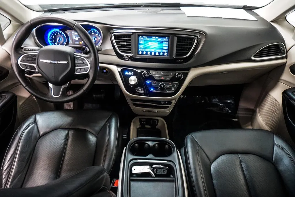 2020 Chrysler Pacifica Touring L, photo 9