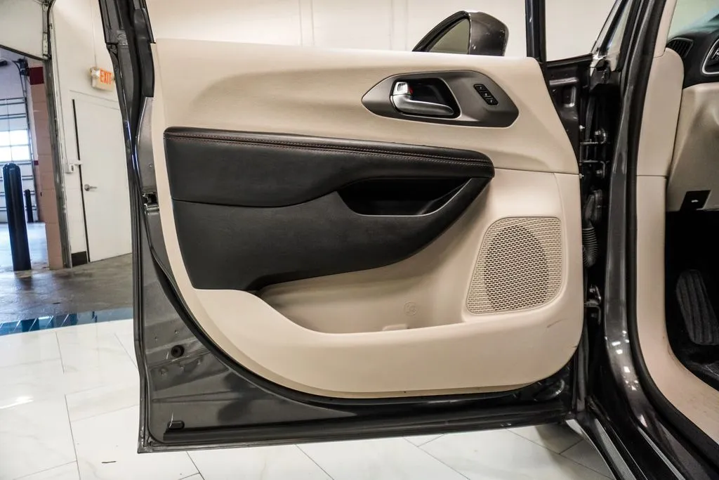 2020 Chrysler Pacifica Touring L, photo 14