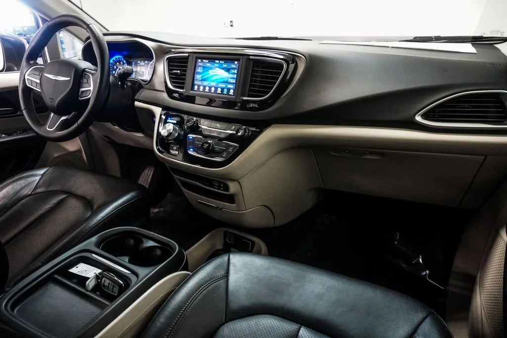 2020 Chrysler Pacifica Touring L, photo 8