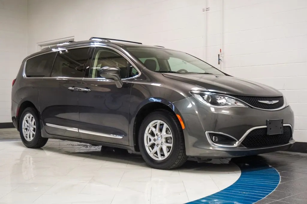 2020 Chrysler Pacifica Touring L, photo 3