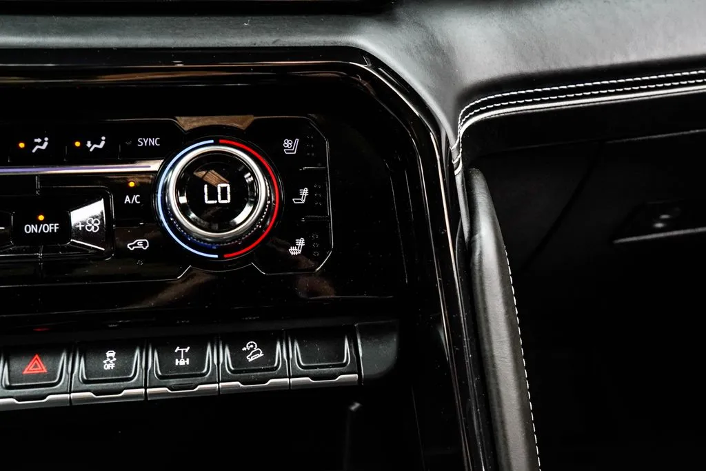 2026 GMC Sierra 2500 HD AT4X, photo 27