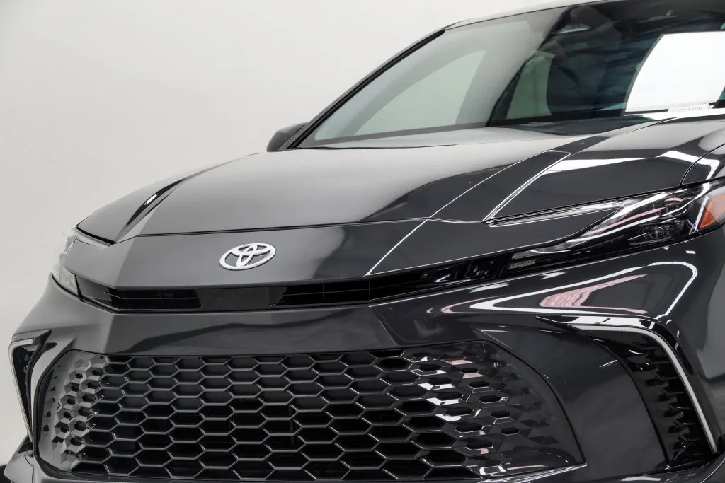 2025 Toyota Camry XSE, photo 2