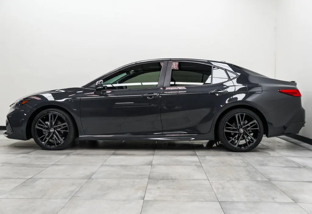 2025 Toyota Camry XSE, photo 8