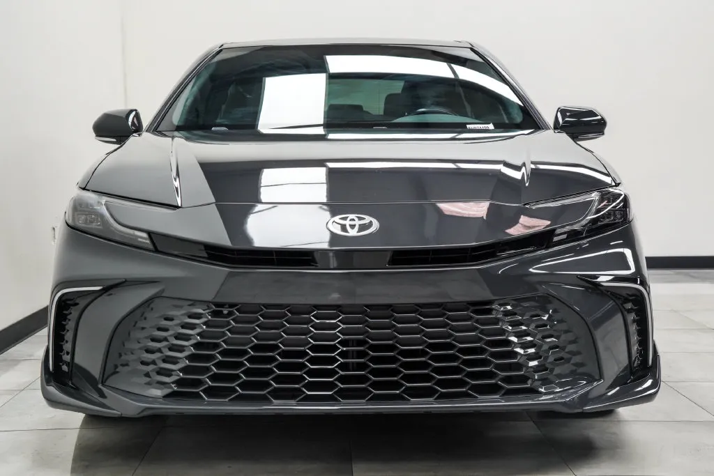 2025 Toyota Camry XSE, photo 6