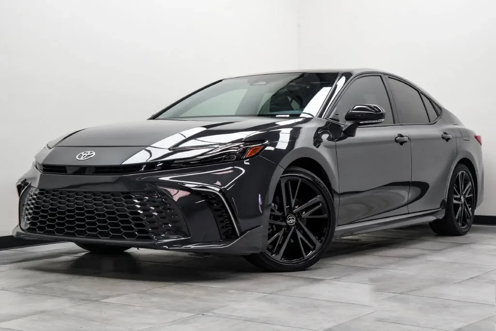 2025 Toyota Camry XSE, photo 1