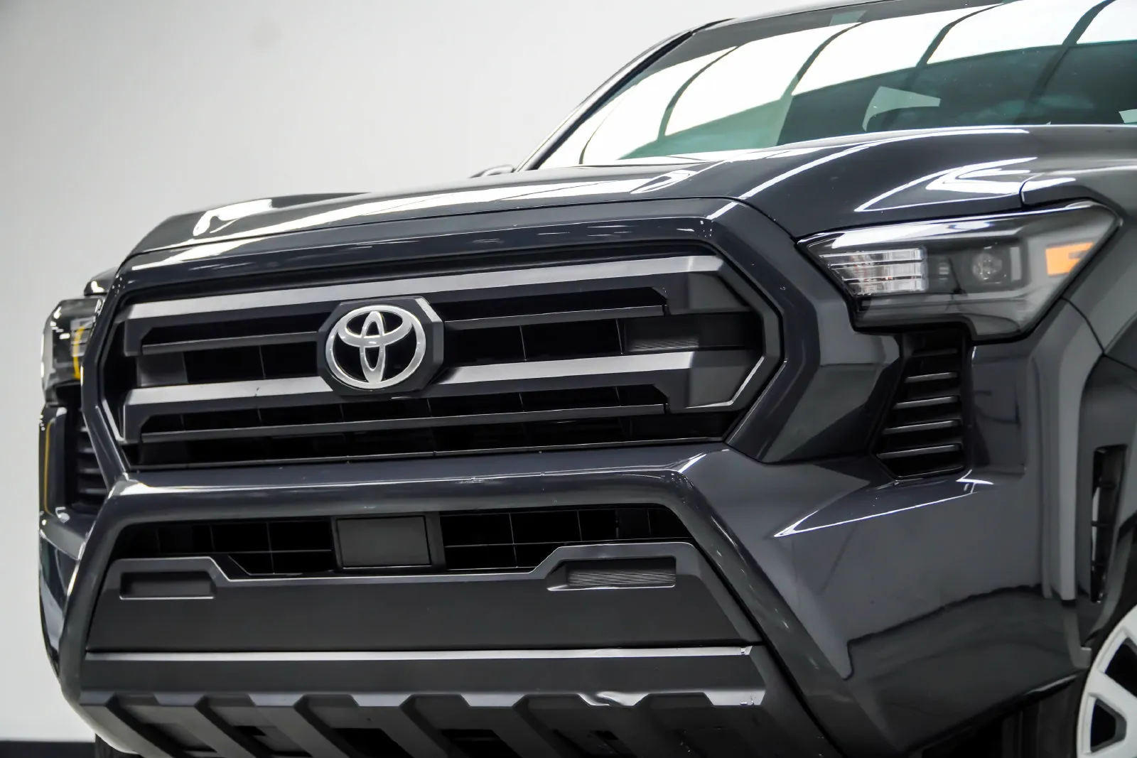2025 Toyota Tacoma SR, photo 1