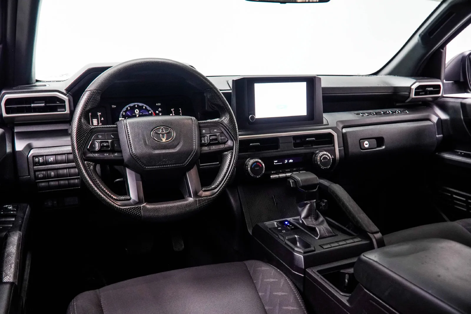 2025 Toyota Tacoma SR, photo 3