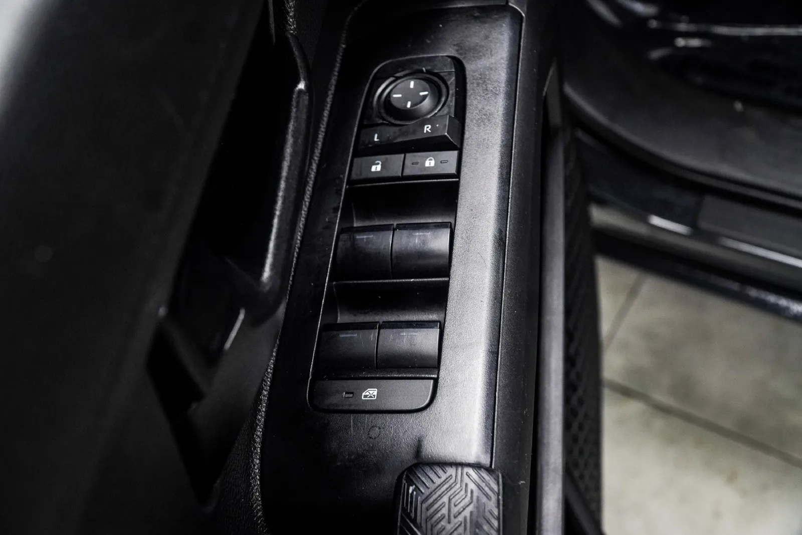 2025 Toyota Tacoma SR, photo 26