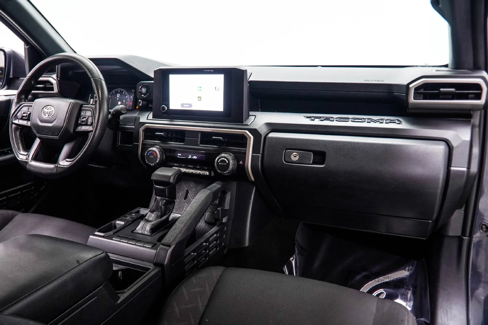 2025 Toyota Tacoma SR, photo 13