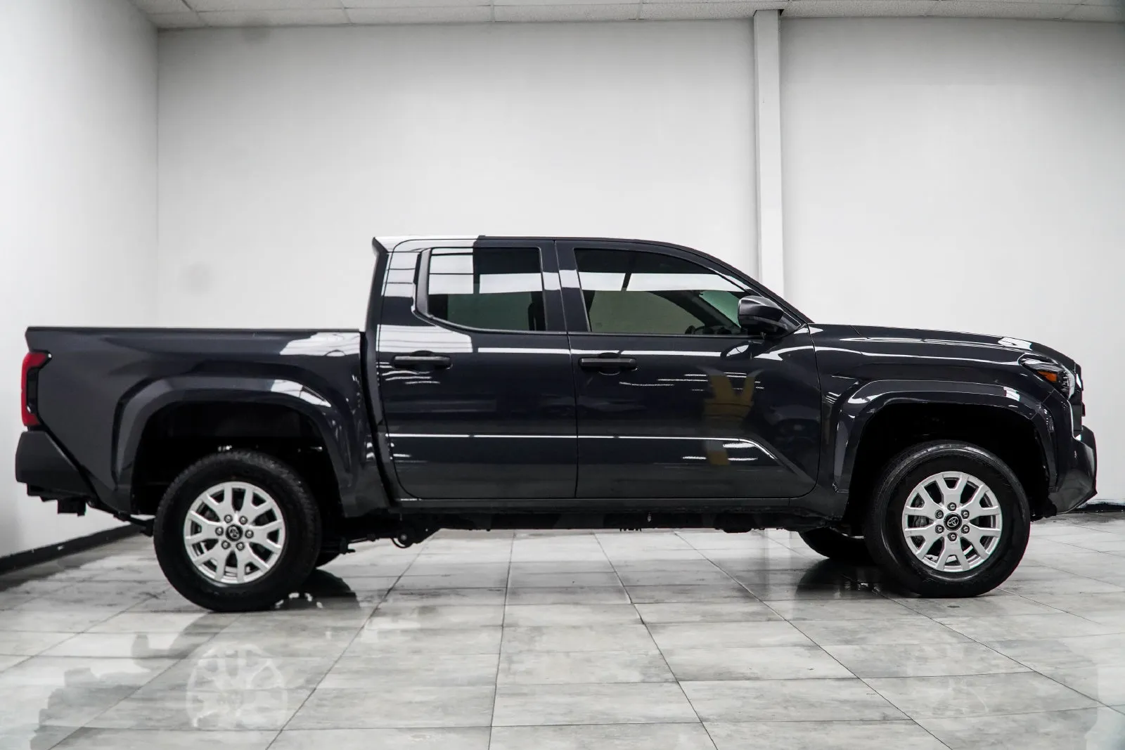 2025 Toyota Tacoma SR, photo 4