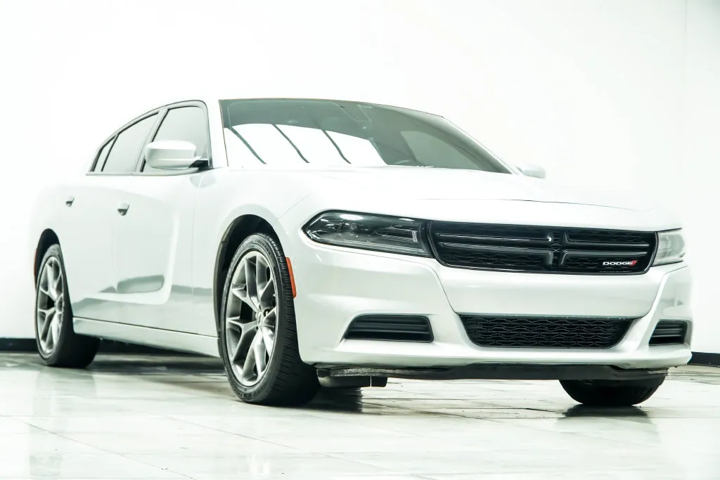 2022 Dodge Charger SXT, photo 2