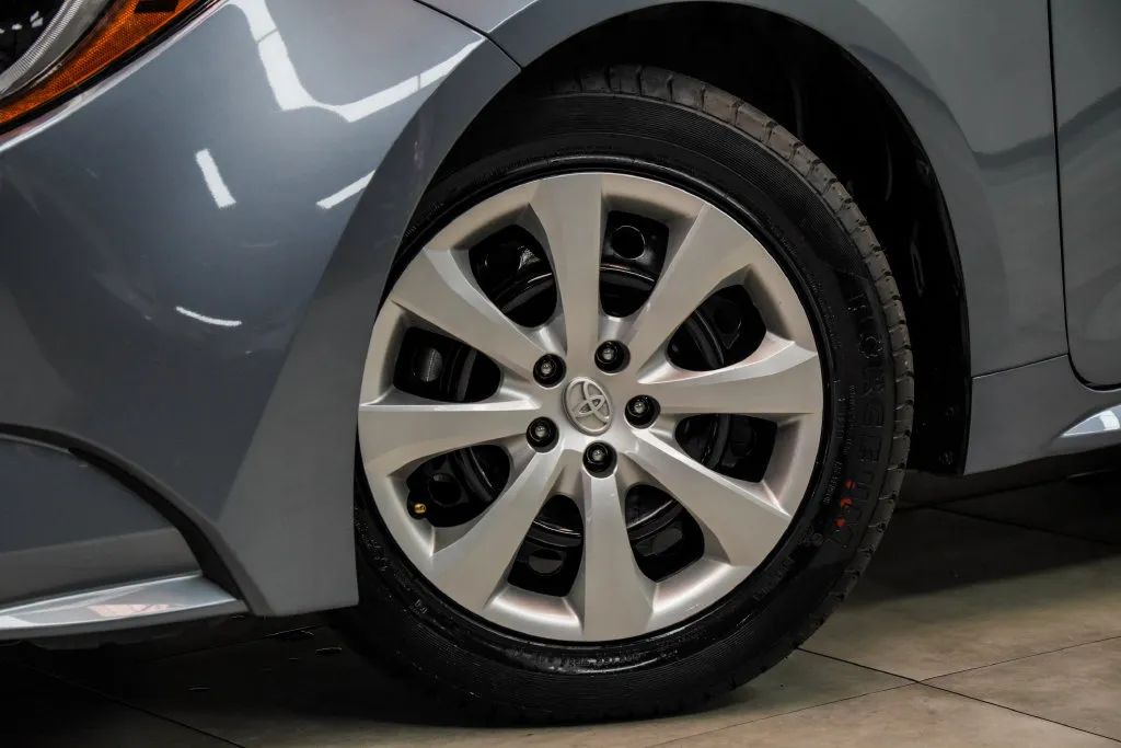 2025 Toyota Corolla LE, photo 3