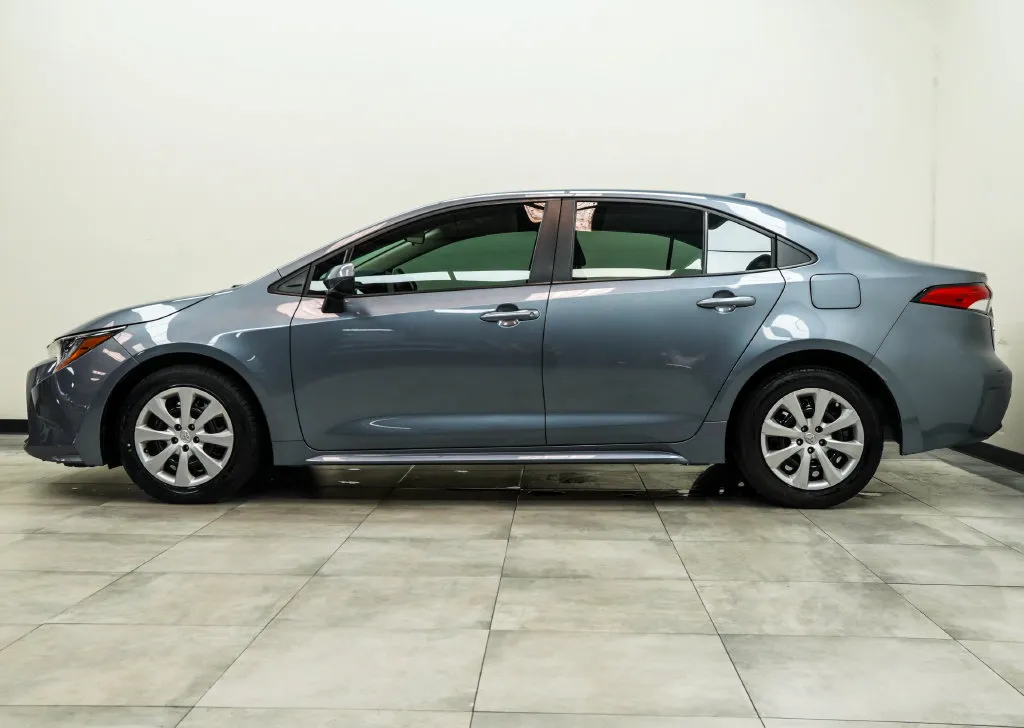 2025 Toyota Corolla LE, photo 8
