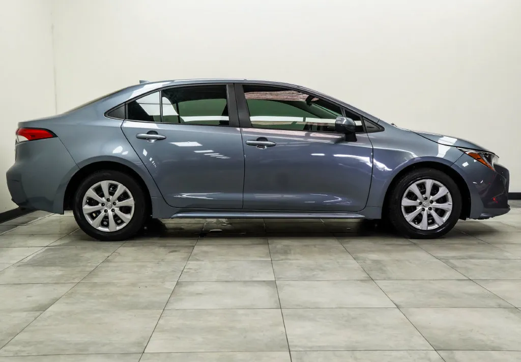 2025 Toyota Corolla LE, photo 10