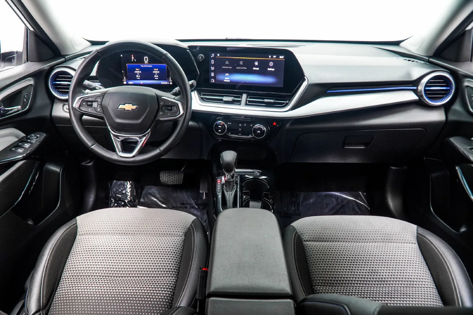 2024 Chevrolet Trax LT, photo 3