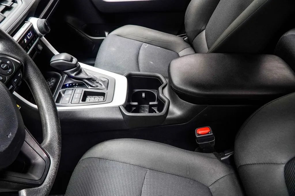 2024 Toyota RAV4 LE, photo 19