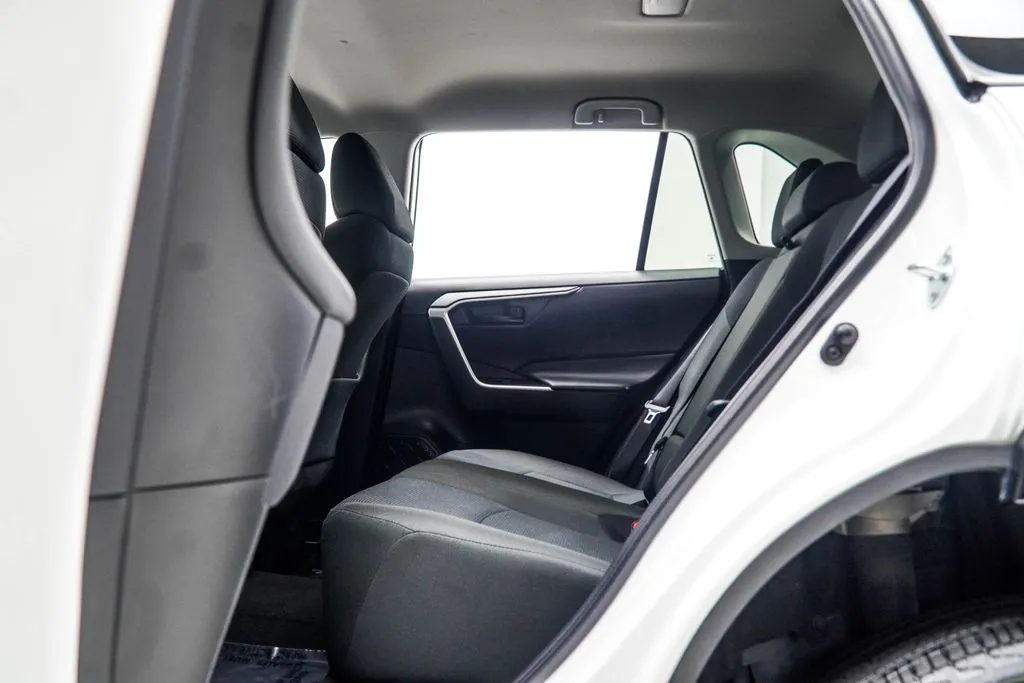2024 Toyota RAV4 LE, photo 33