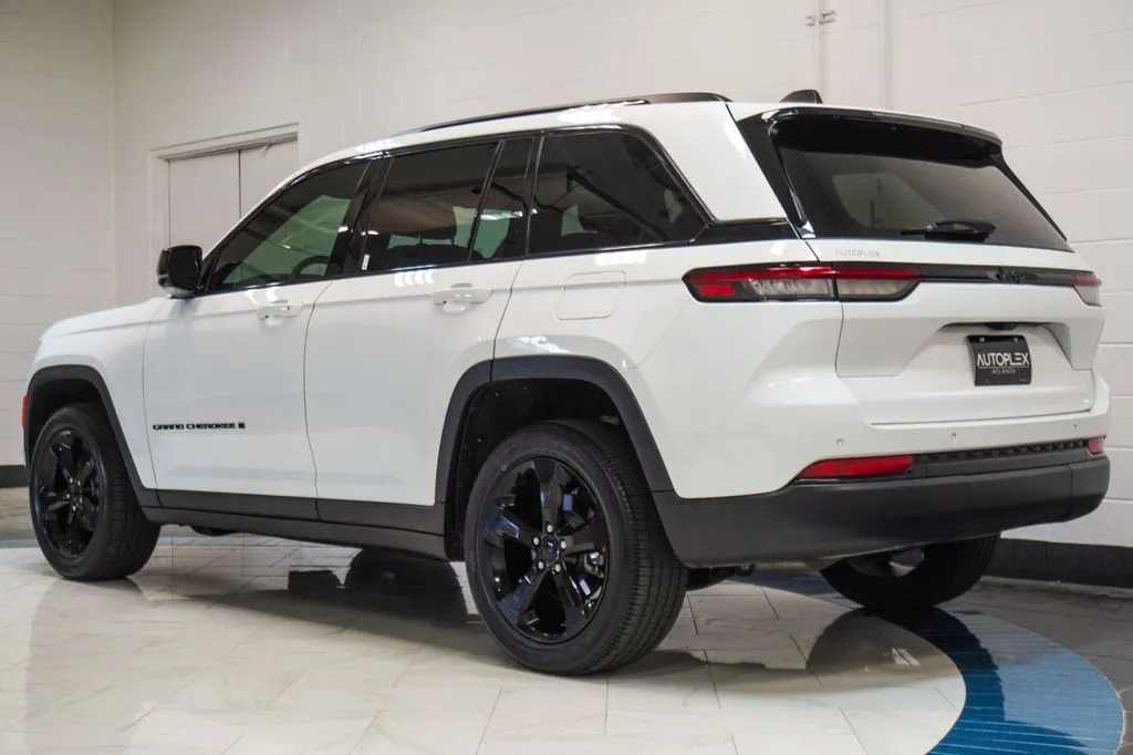 2024 Jeep Grand Cherokee Altitude, photo 28