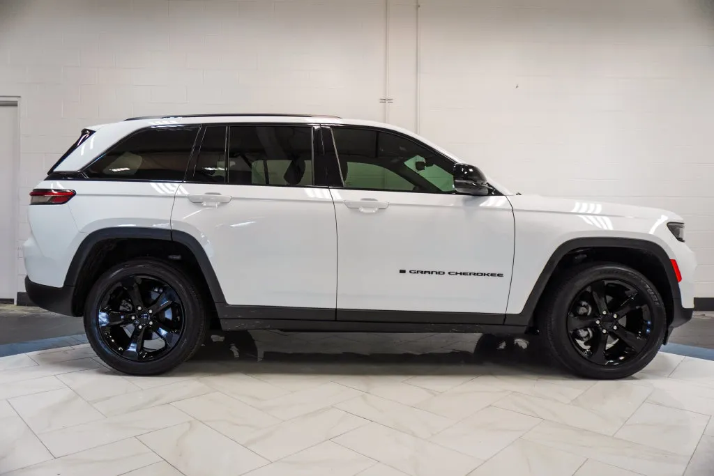 2024 Jeep Grand Cherokee Altitude, photo 30