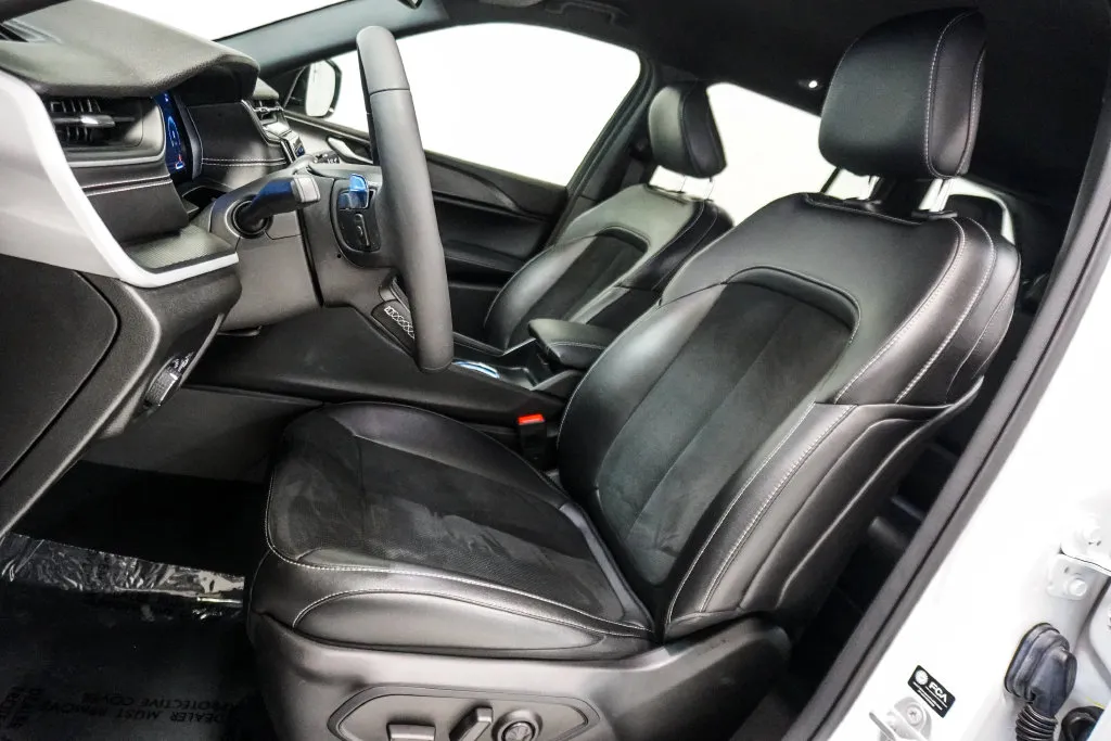 2024 Jeep Grand Cherokee Altitude, photo 4