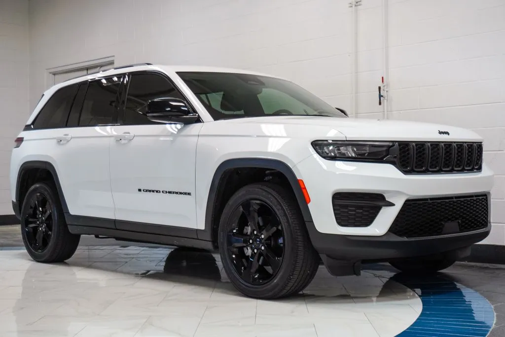 2024 Jeep Grand Cherokee Altitude, photo 3