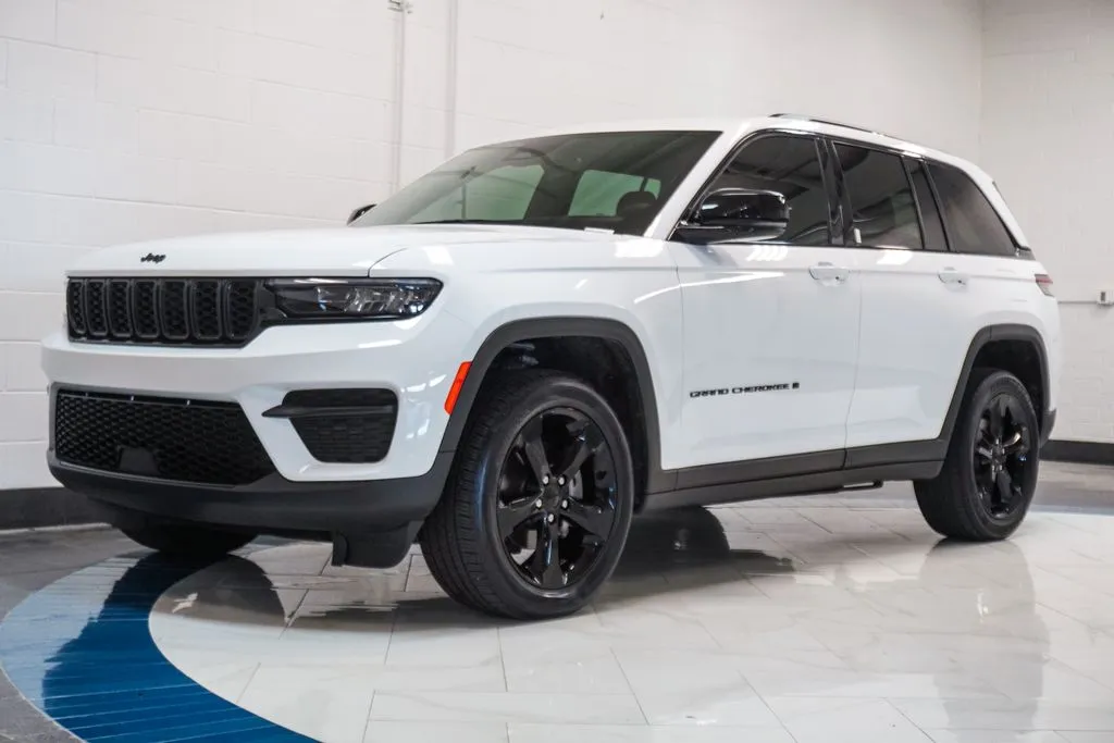 2024 Jeep Grand Cherokee Altitude, photo 2